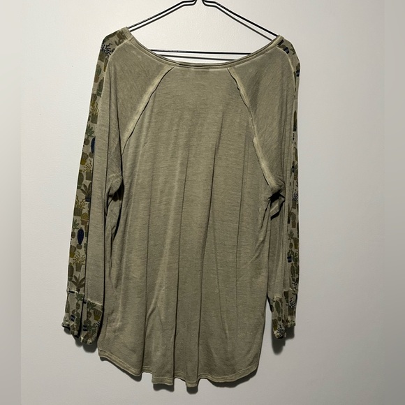 C&C California Women's XL Olive Top - Picture 5 of 6